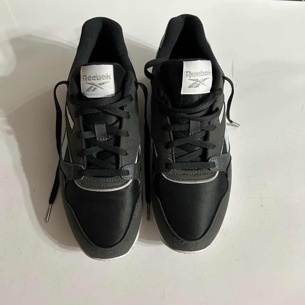 Women’s Reebok Black and Blue Sneakers with Classic Design